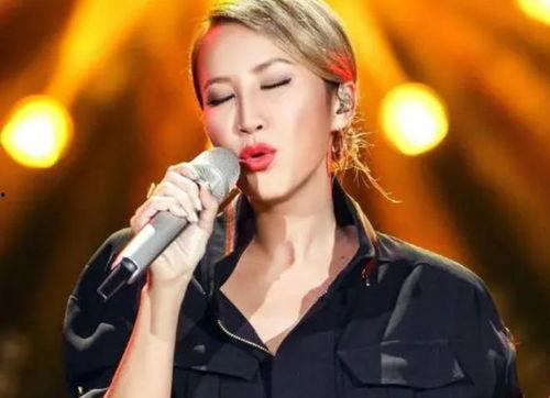 李玟二姐继续爆料视频,揭秘李玟不为人知的家庭往事